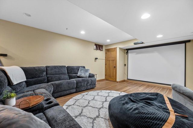 3540 McIntosh LANE, New Berlin, WI 53151