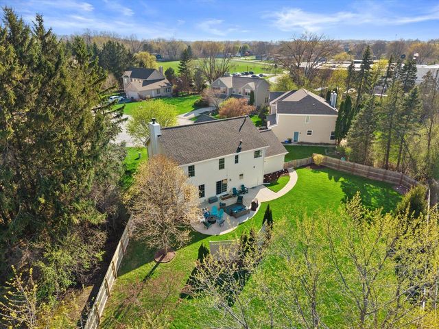3540 McIntosh LANE, New Berlin, WI 53151