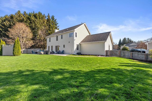 3540 McIntosh LANE, New Berlin, WI 53151