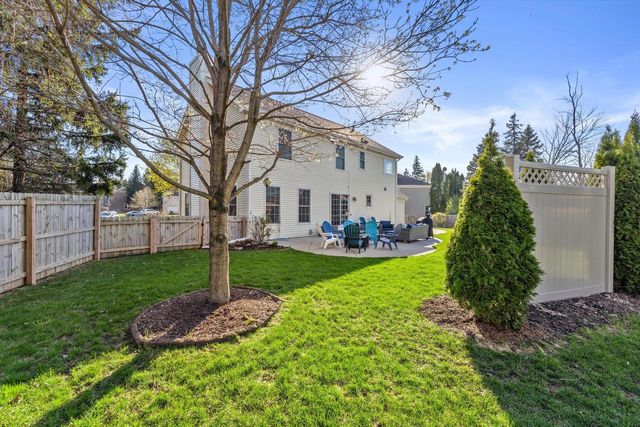 3540 McIntosh LANE, New Berlin, WI 53151