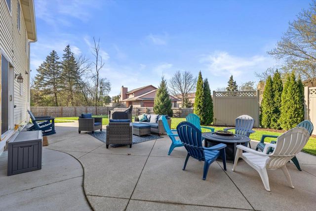 3540 McIntosh LANE, New Berlin, WI 53151
