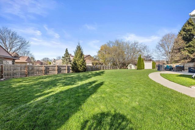 3540 McIntosh LANE, New Berlin, WI 53151