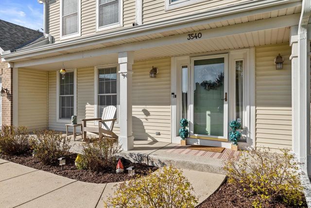 3540 McIntosh LANE, New Berlin, WI 53151