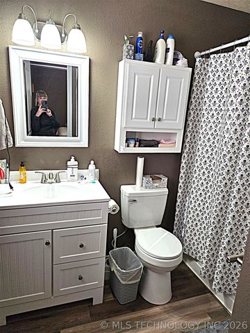 153 5th Street, Healdton, OK 73438