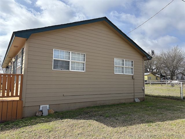 153 5th Street, Healdton, OK 73438