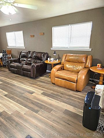 153 5th Street, Healdton, OK 73438