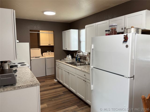 153 5th Street, Healdton, OK 73438