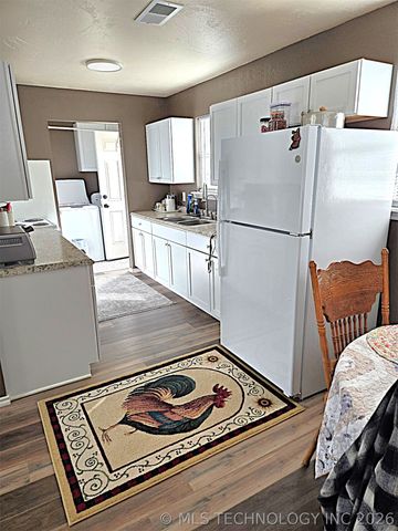 153 5th Street, Healdton, OK 73438