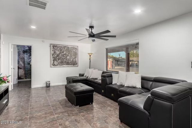 490 N VINE Street, Chandler, AZ 85225