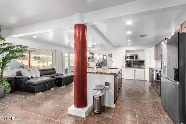 490 N VINE Street, Chandler, AZ 85225