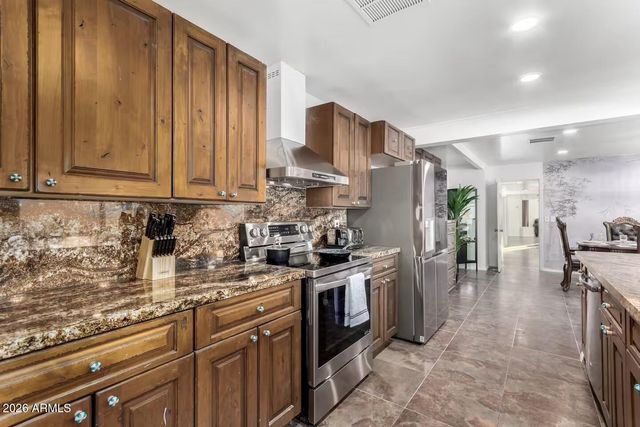 490 N VINE Street, Chandler, AZ 85225