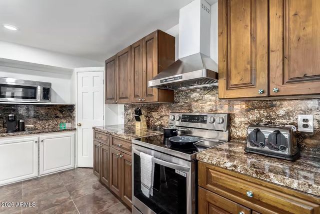 490 N VINE Street, Chandler, AZ 85225