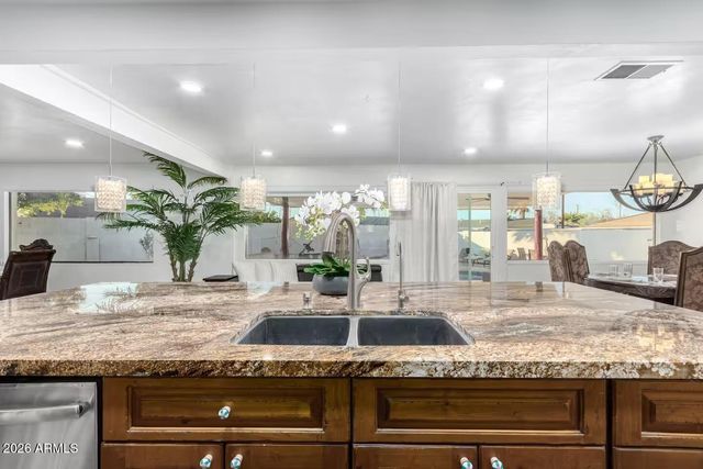 490 N VINE Street, Chandler, AZ 85225