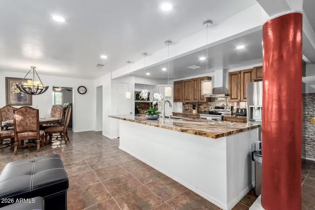 490 N VINE Street, Chandler, AZ 85225