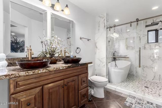 490 N VINE Street, Chandler, AZ 85225