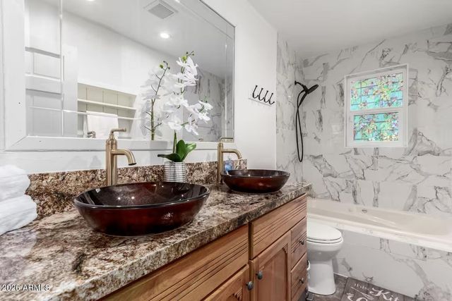 490 N VINE Street, Chandler, AZ 85225