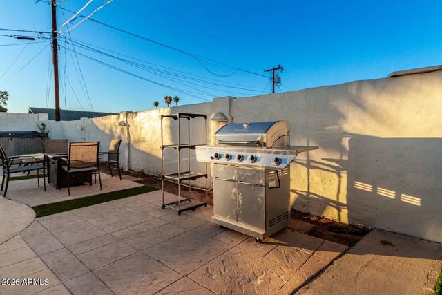 490 N VINE Street, Chandler, AZ 85225