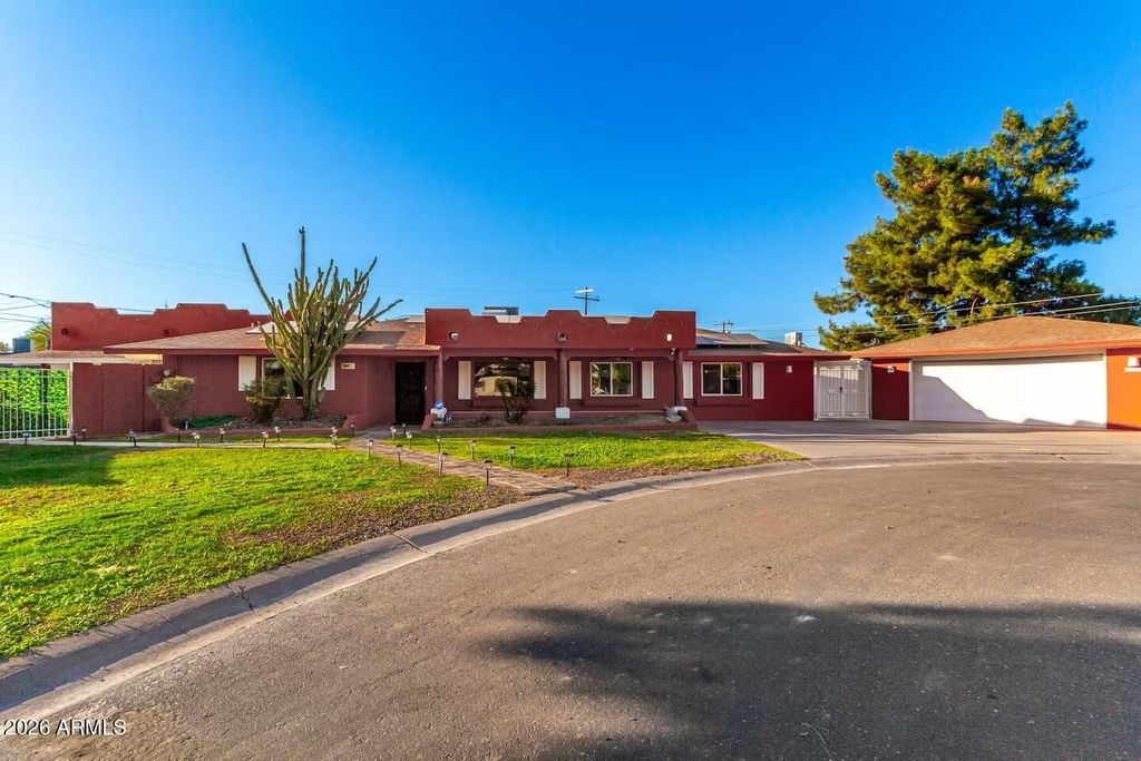 490 N VINE Street, Chandler, AZ 85225