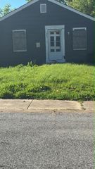 889 Gustav Avenue, St Louis, MO 63147