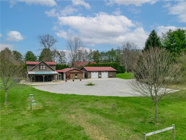 1895 Lencer Dr, Pine Grove Twp, PA 16260