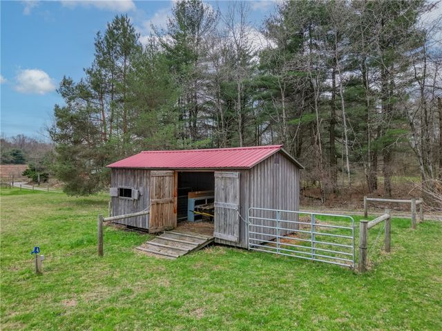 1895 Lencer Dr, Pine Grove Twp, PA 16260