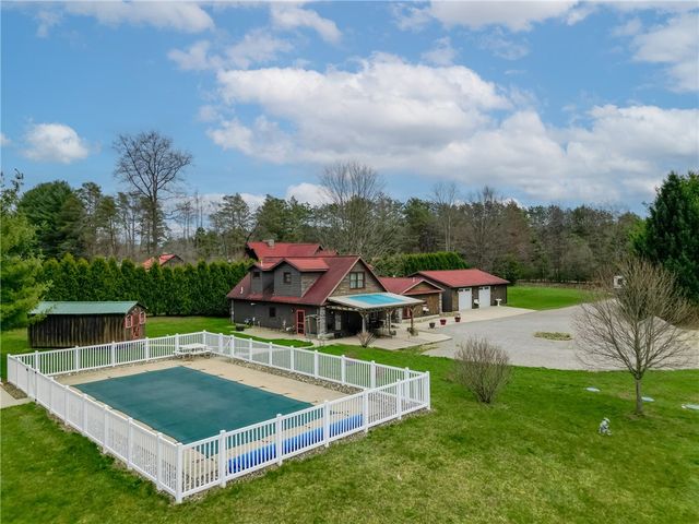 1895 Lencer Dr, Pine Grove Twp, PA 16260