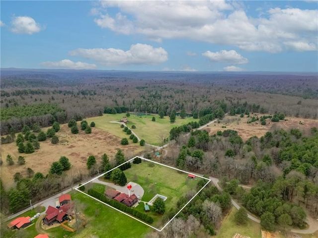 1895 Lencer Dr, Pine Grove Twp, PA 16260