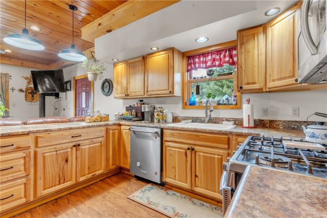 1895 Lencer Dr, Pine Grove Twp, PA 16260