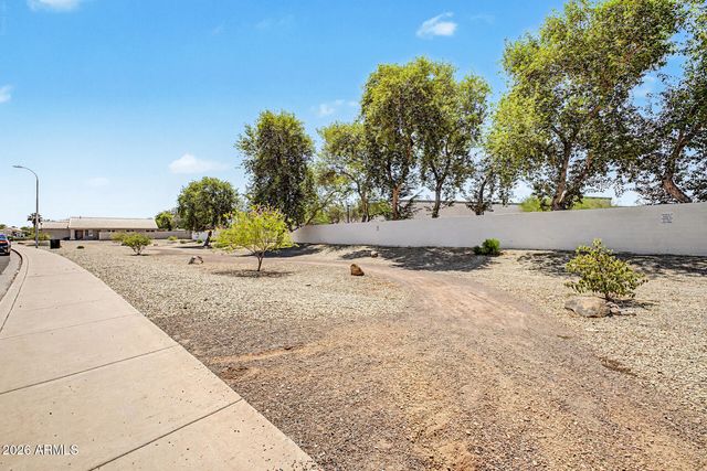 8408 W Bloomfield Road W, Peoria, AZ 85381