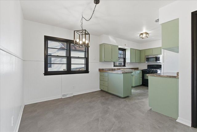 318 Arizona Street, Waterloo, IA 50703