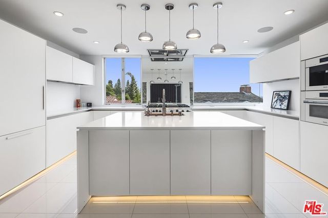 1377 Miller Place, Los Angeles, CA 90069