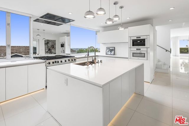 1377 Miller Place, Los Angeles, CA 90069