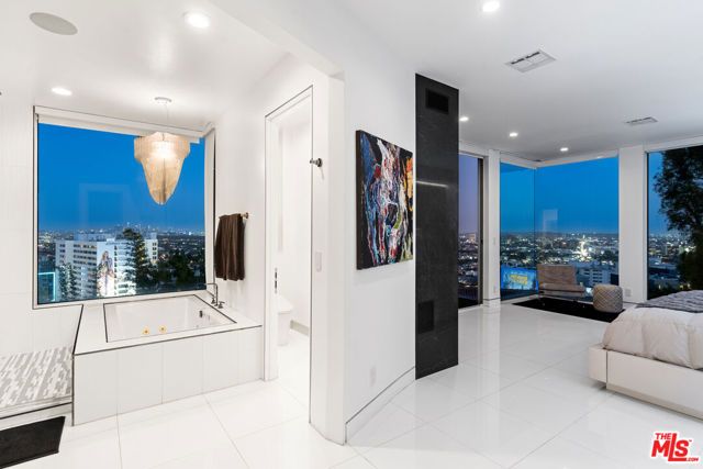 1377 Miller Place, Los Angeles, CA 90069