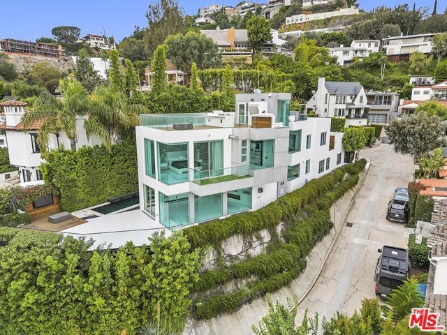 1377 Miller Place, Los Angeles, CA 90069