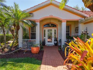 2030 Rio Nuevo DR, North Fort Myers, FL 33917