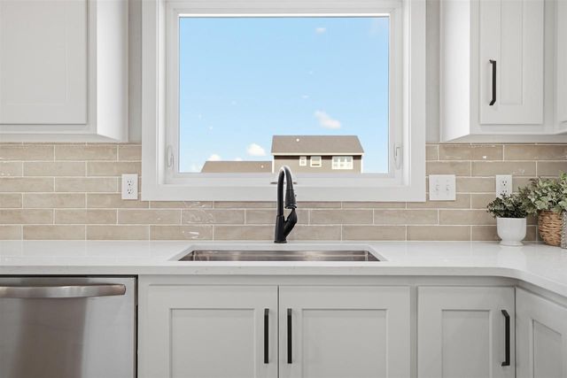 N8871 KILLARNEY WAY, Menasha, WI 54952