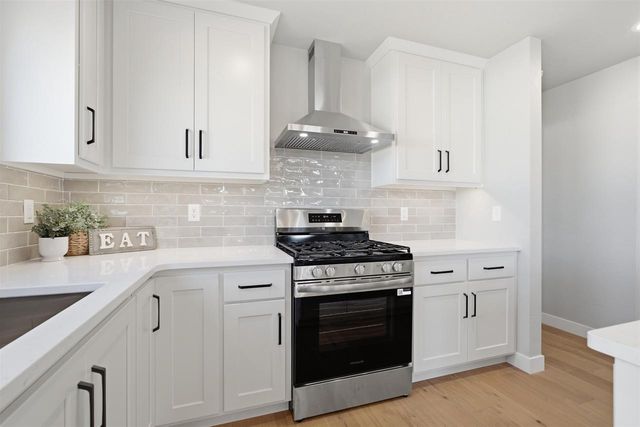 N8871 KILLARNEY WAY, Menasha, WI 54952