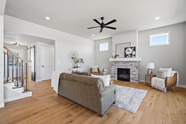 N8871 KILLARNEY WAY, Menasha, WI 54952