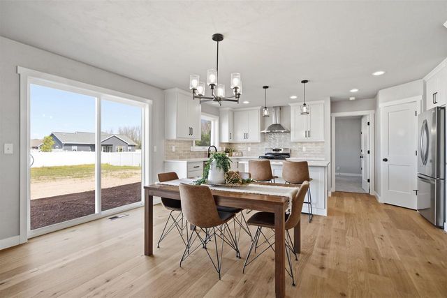 N8871 KILLARNEY WAY, Menasha, WI 54952