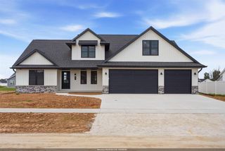 N8871 KILLARNEY WAY, Menasha, WI 54952