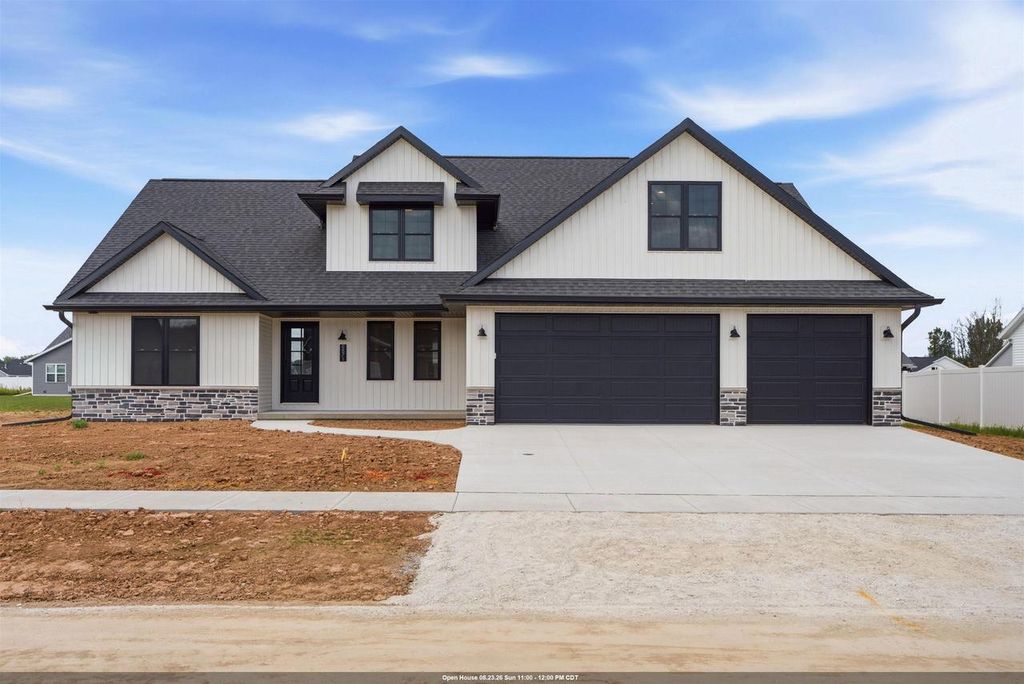 N8871 KILLARNEY WAY, Menasha, WI 54952
