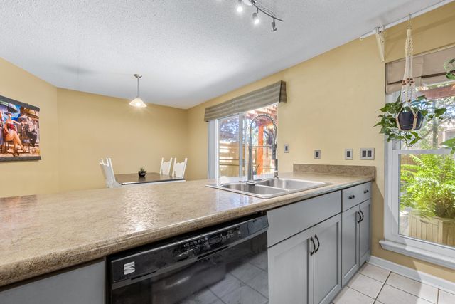 940 Central Avenue 18, Fort Walton Beach, FL 32547