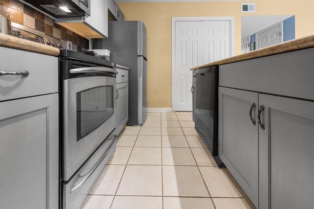 940 Central Avenue 18, Fort Walton Beach, FL 32547