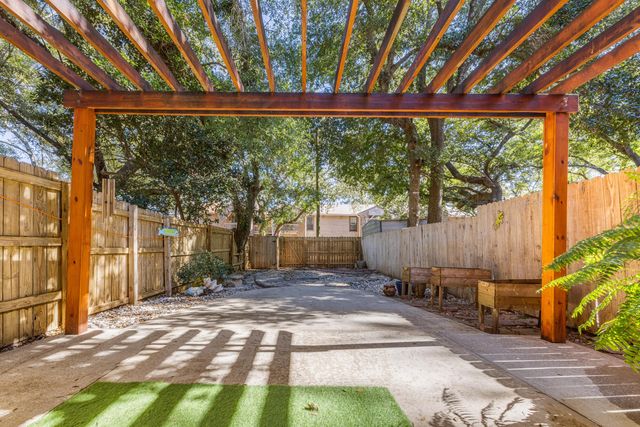 940 Central Avenue 18, Fort Walton Beach, FL 32547