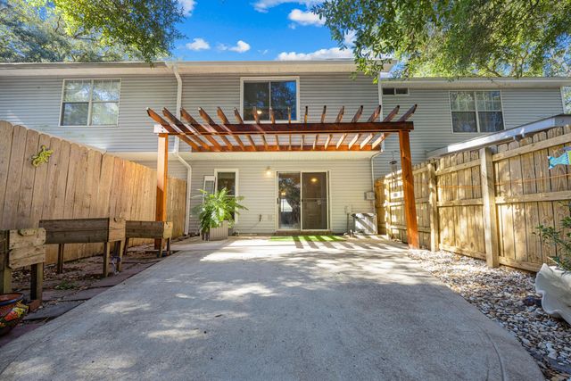 940 Central Avenue 18, Fort Walton Beach, FL 32547