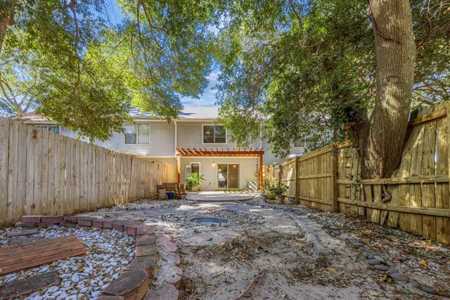 940 Central Avenue 18, Fort Walton Beach, FL 32547