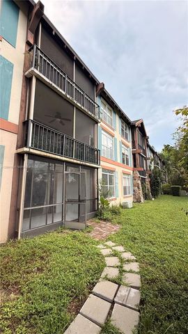 3720 Inverrary Drive 1W, Lauderhill, FL 33319