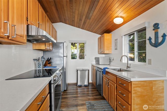 564 Mumby Road, Nordland, WA 98358