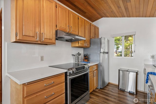 564 Mumby Road, Nordland, WA 98358