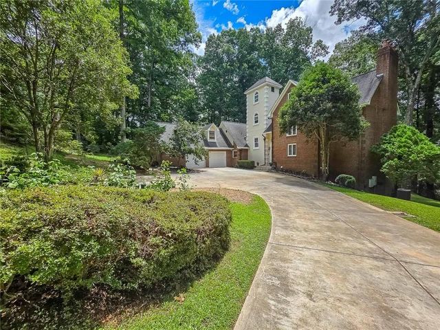 5599 Stone Creek Drive, Stone Mountain, GA 30087